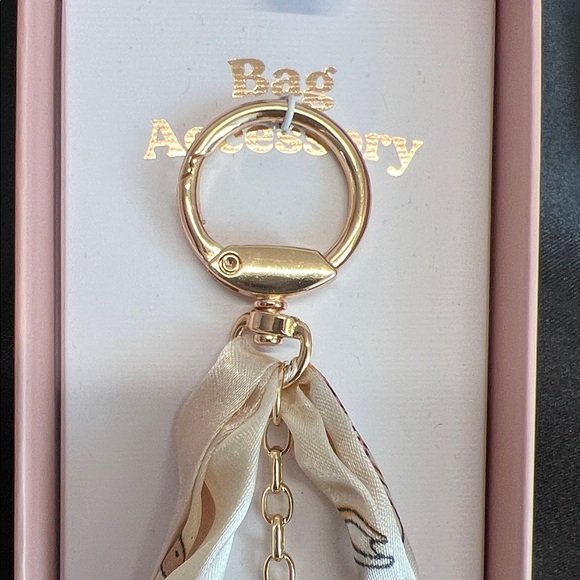 Serefina | Gold Heart Scarf Bag Charm ✨ - Picture 6 of 10